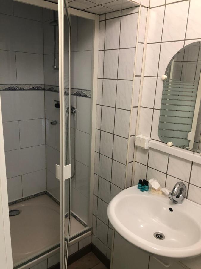 Gästezimmer Siminciuc Hotell Aachen Exteriör bild