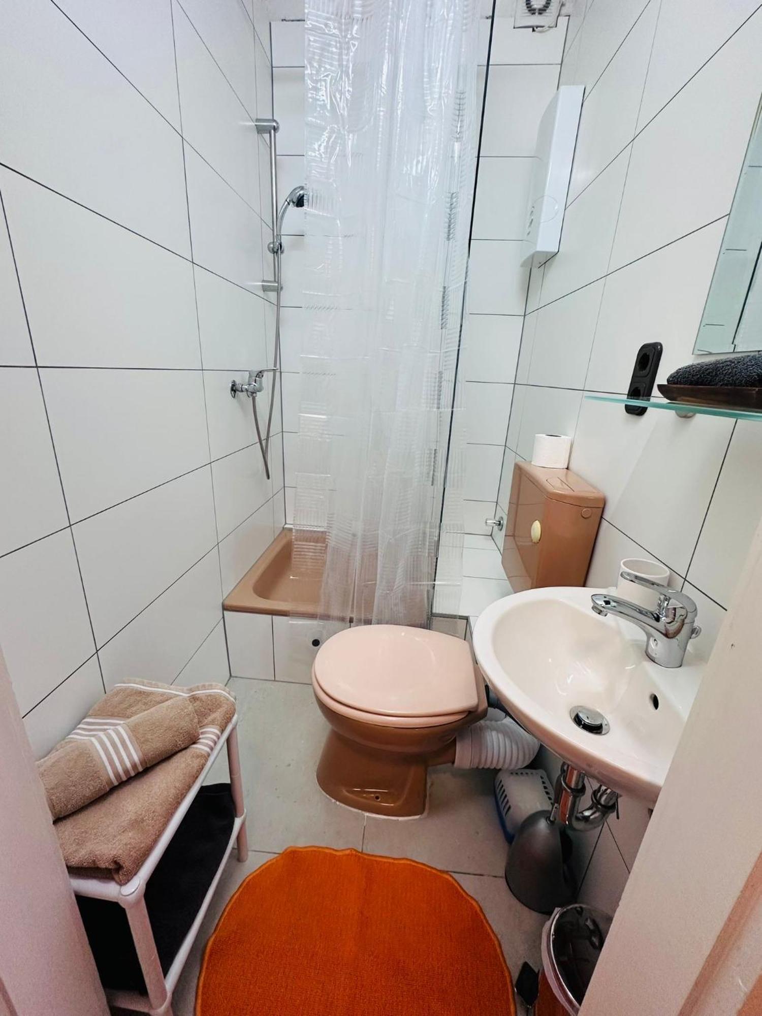 Gästezimmer Siminciuc Hotell Aachen Exteriör bild